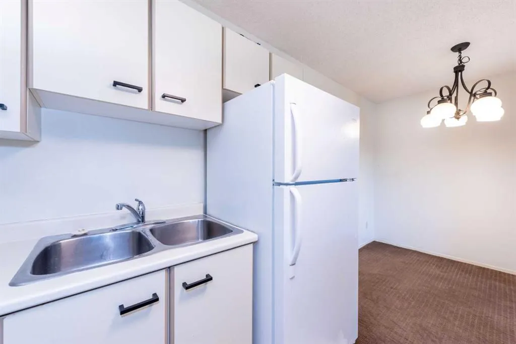 2932 Edenwold Heights NW, #.