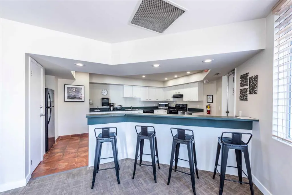 2932 Edenwold Heights NW, #.