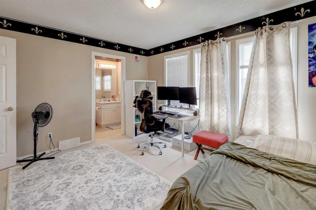 22 Tarington Landing NE