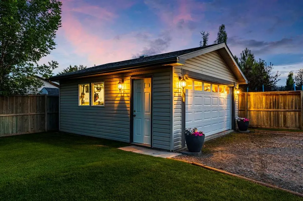 109 McDougall Place NW