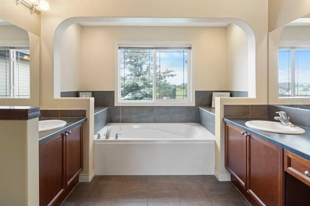 46 Westmount Circle