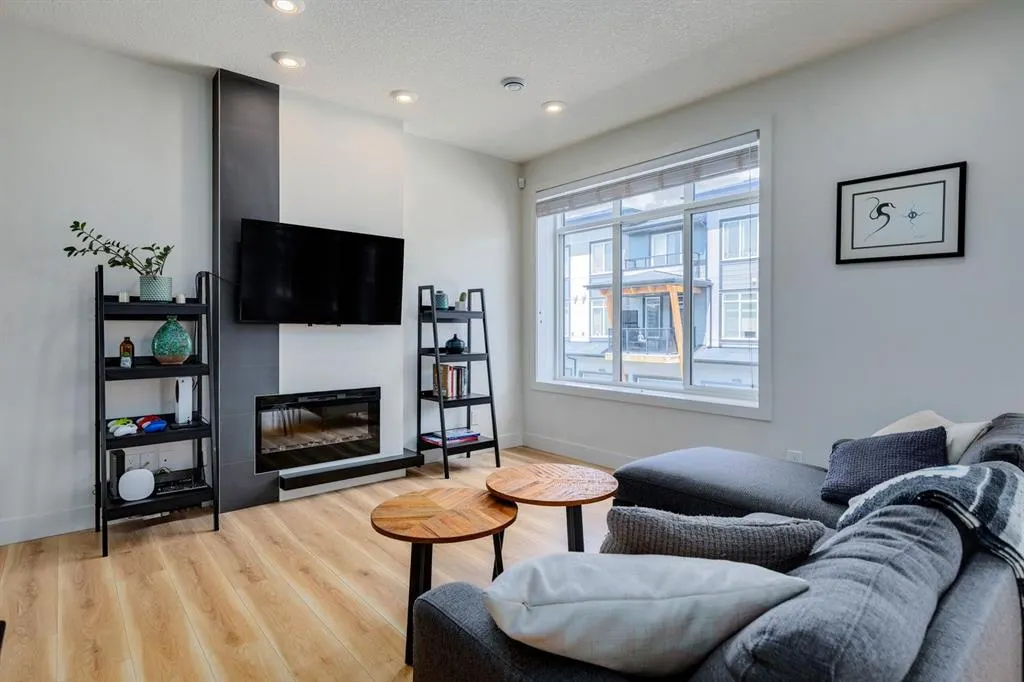 230 Seton Passage SE, #21