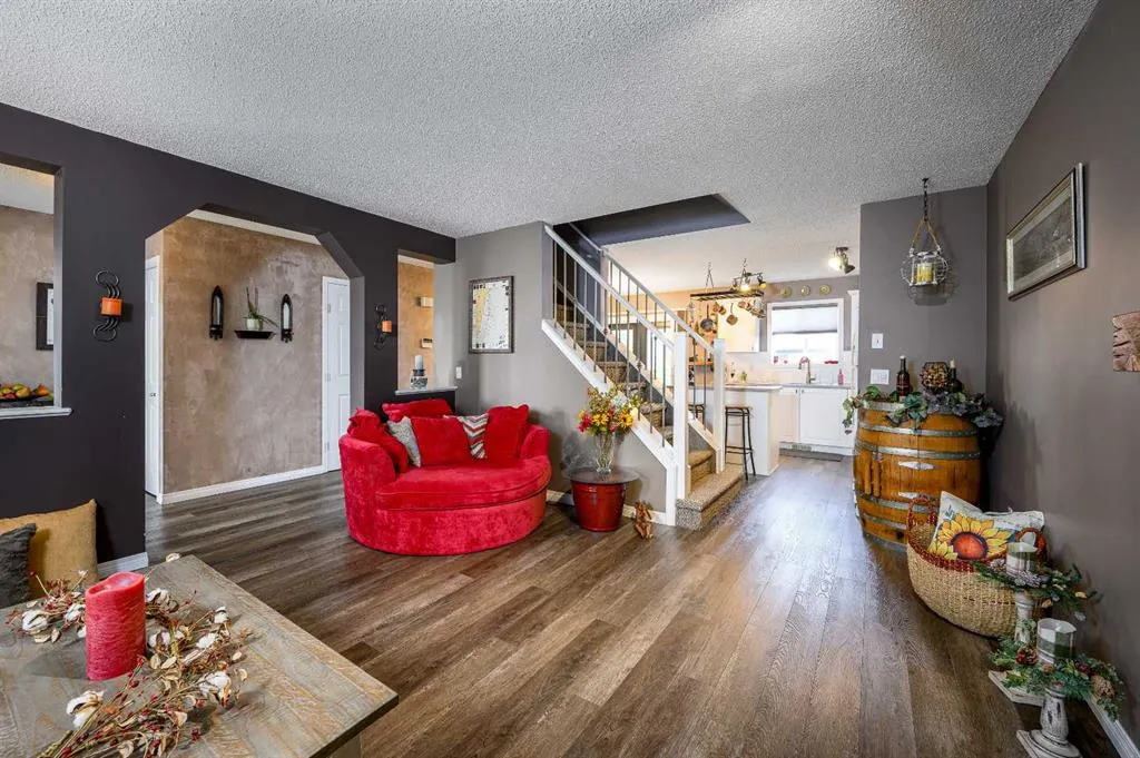 162 Citadel Mesa Close NW