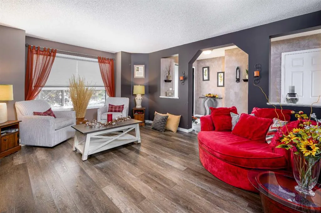 162 Citadel Mesa Close NW