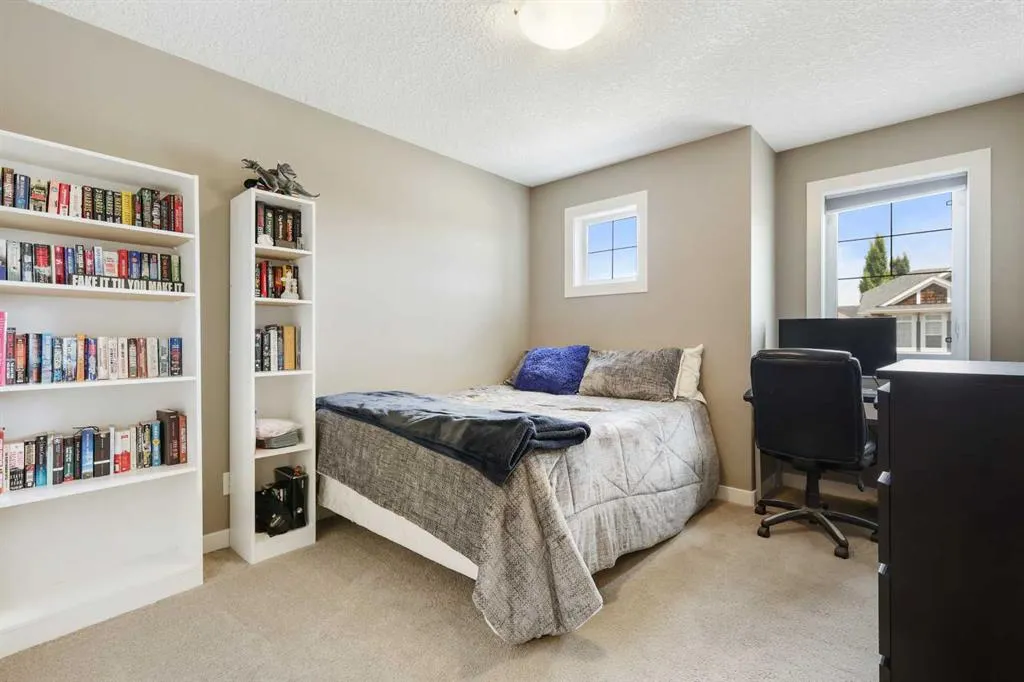 4 Auburn Sound Court SE