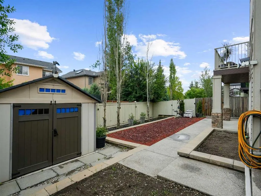 248 ASPENMERE Close