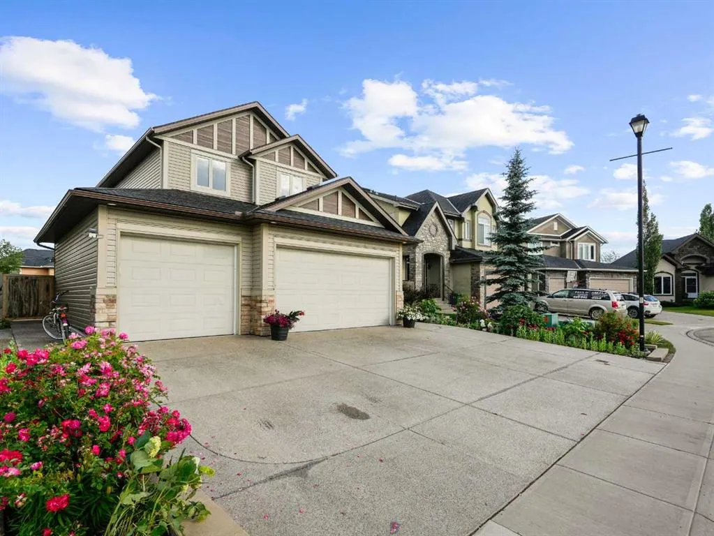 248 ASPENMERE Close