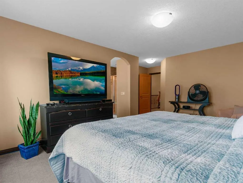 248 ASPENMERE Close