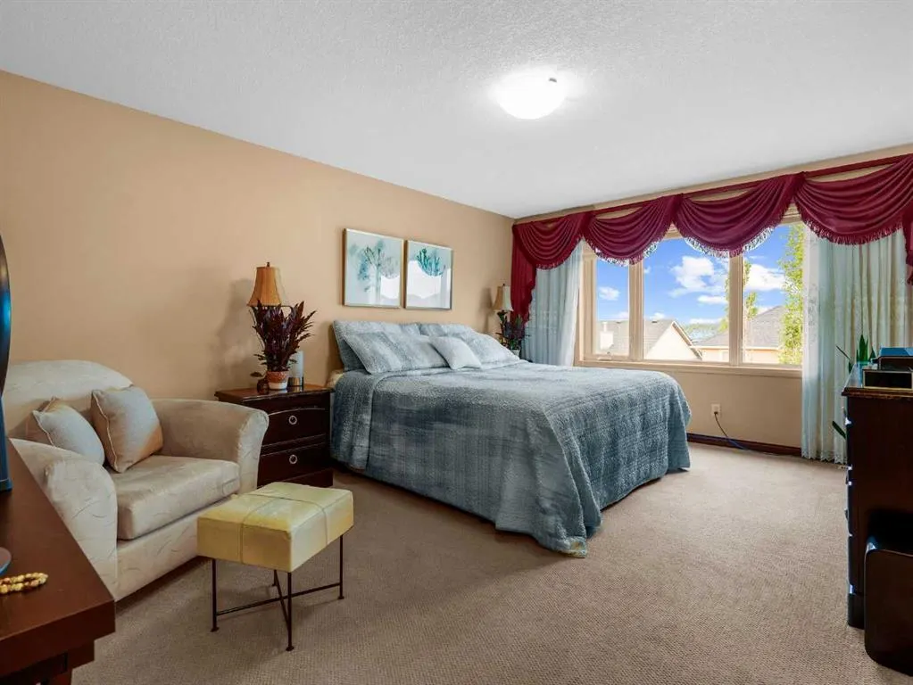 248 ASPENMERE Close