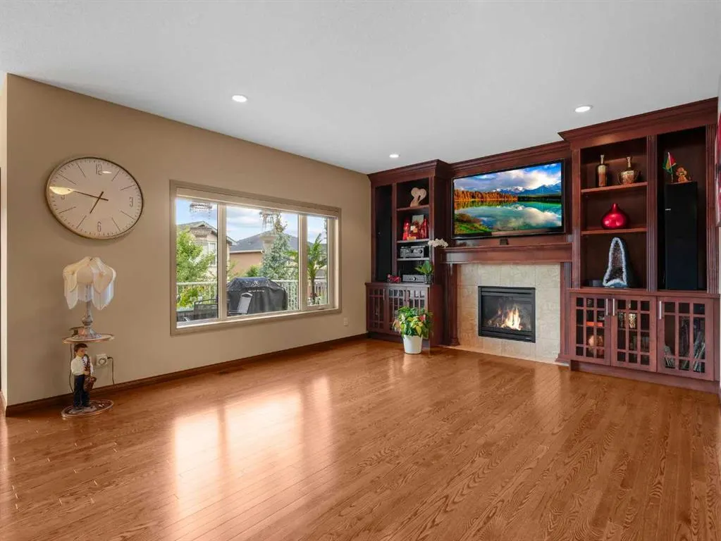 248 ASPENMERE Close