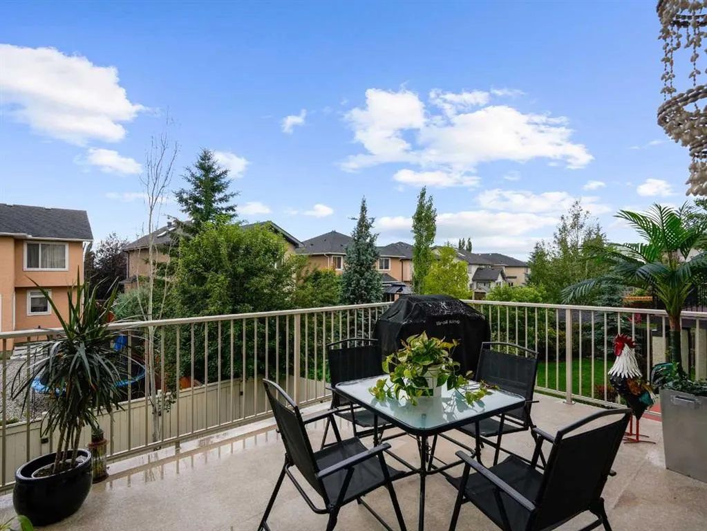 248 ASPENMERE Close