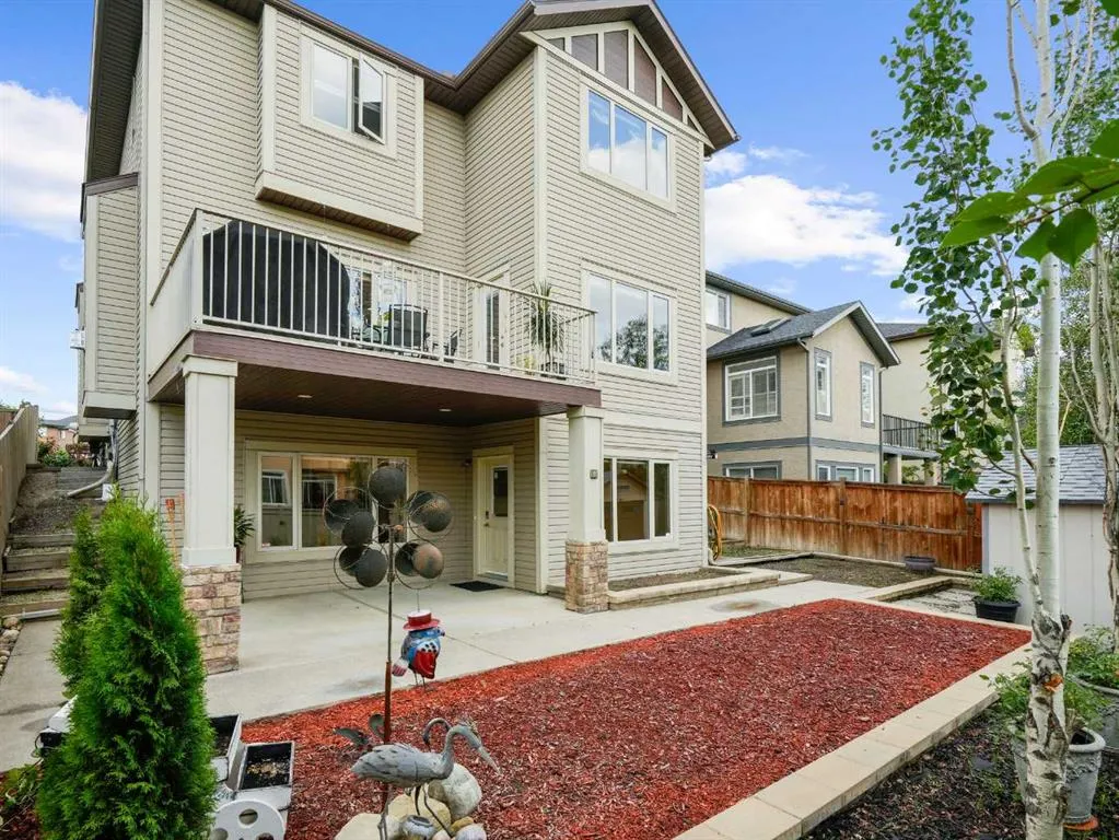 248 ASPENMERE Close