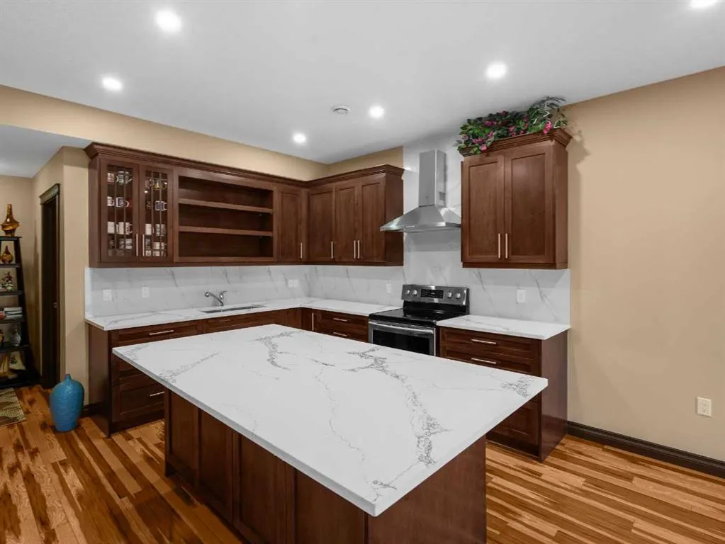 248 ASPENMERE Close