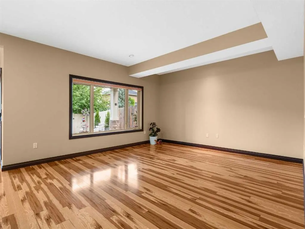 248 ASPENMERE Close