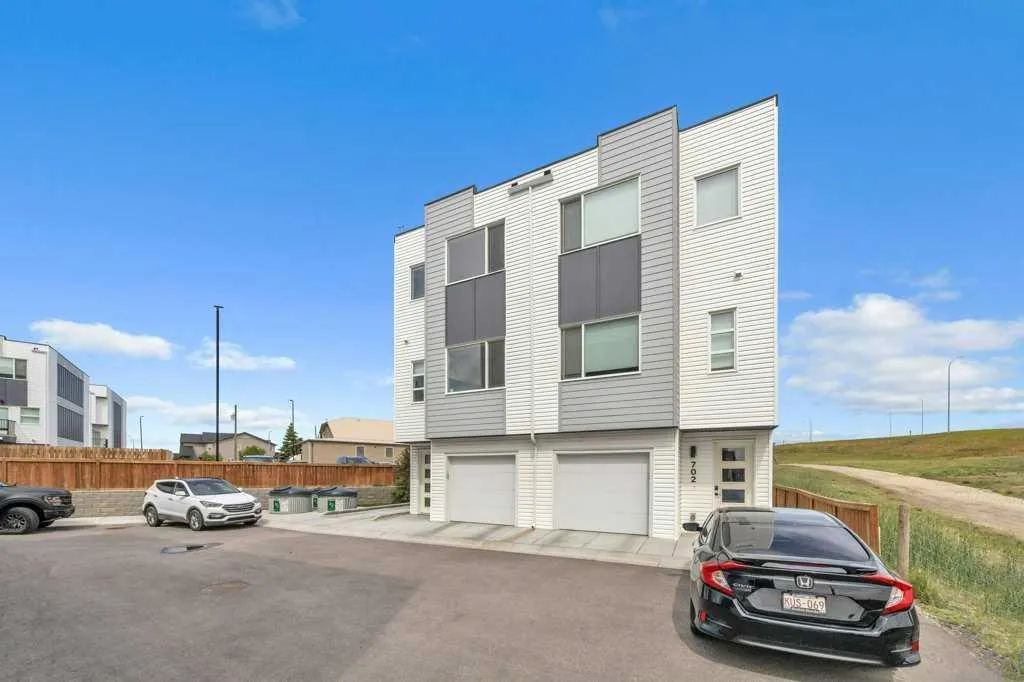 101 Panatella Square NW, #701