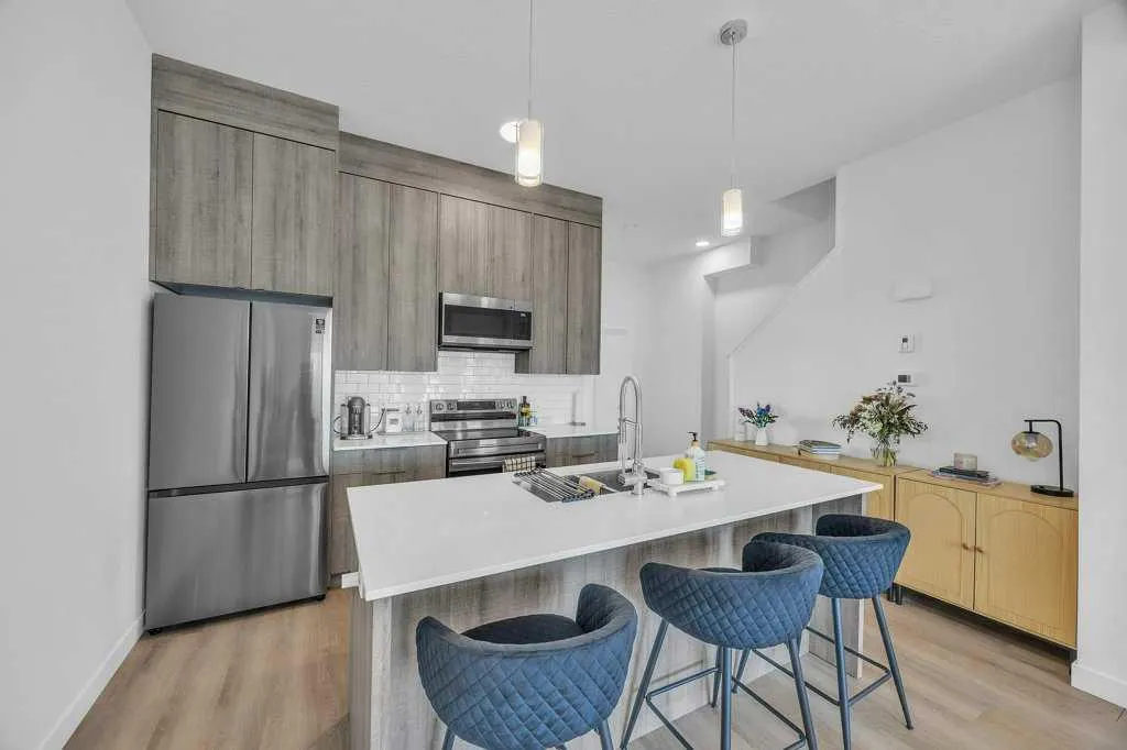 101 Panatella Square NW, #701