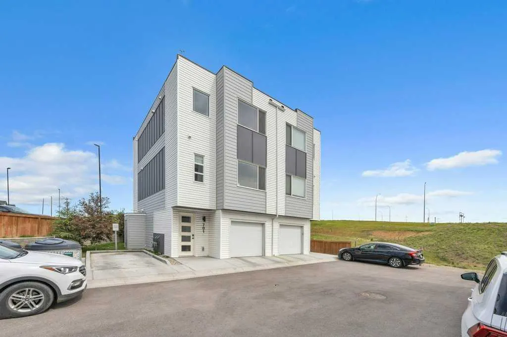 101 Panatella Square NW, #701
