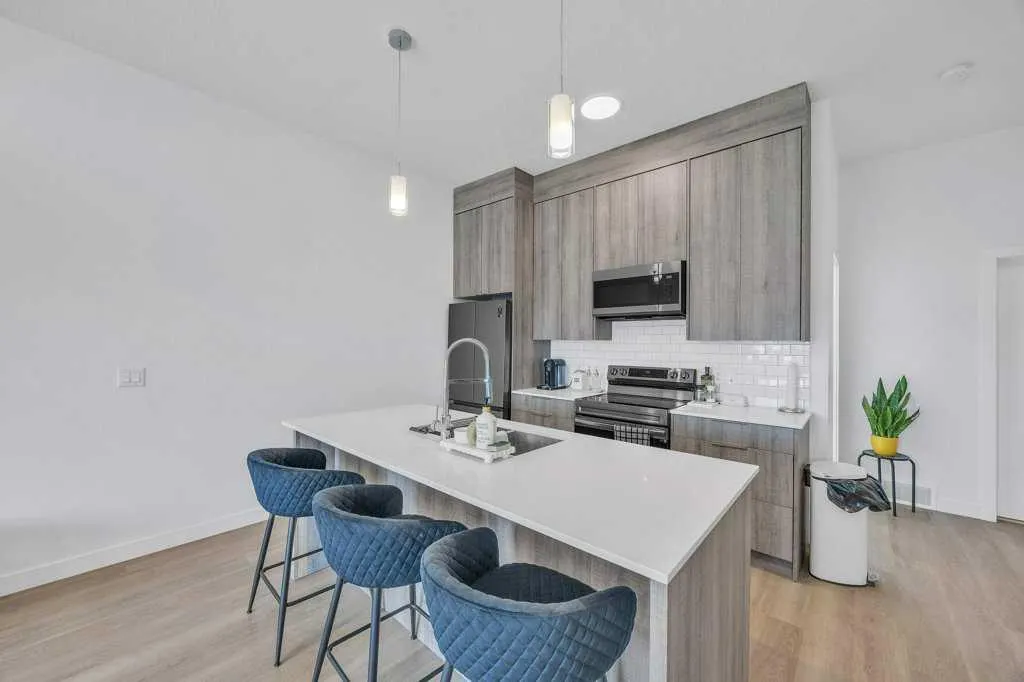 101 Panatella Square NW, #701