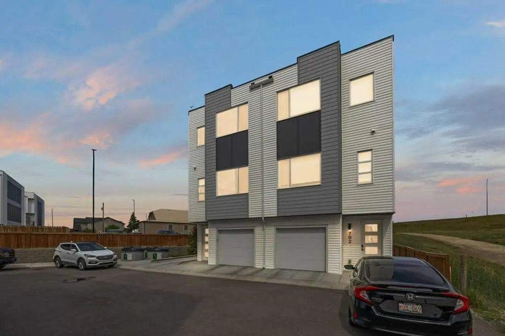 101 Panatella Square NW, #701