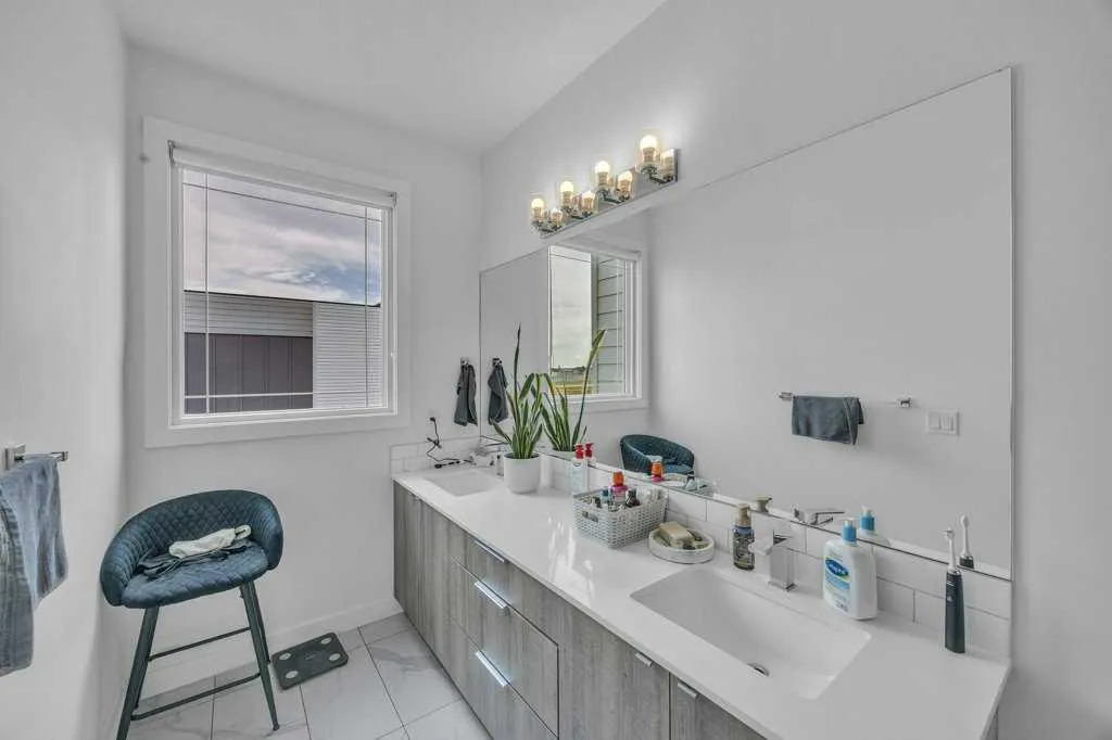 101 Panatella Square NW, #701