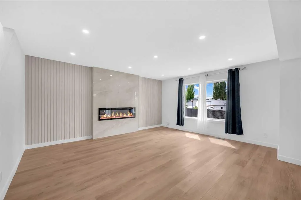 126 Oakmere Point