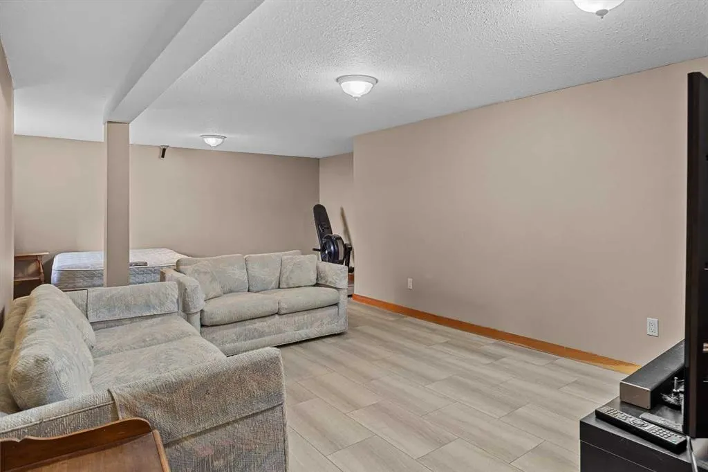 214 Eagle Point
