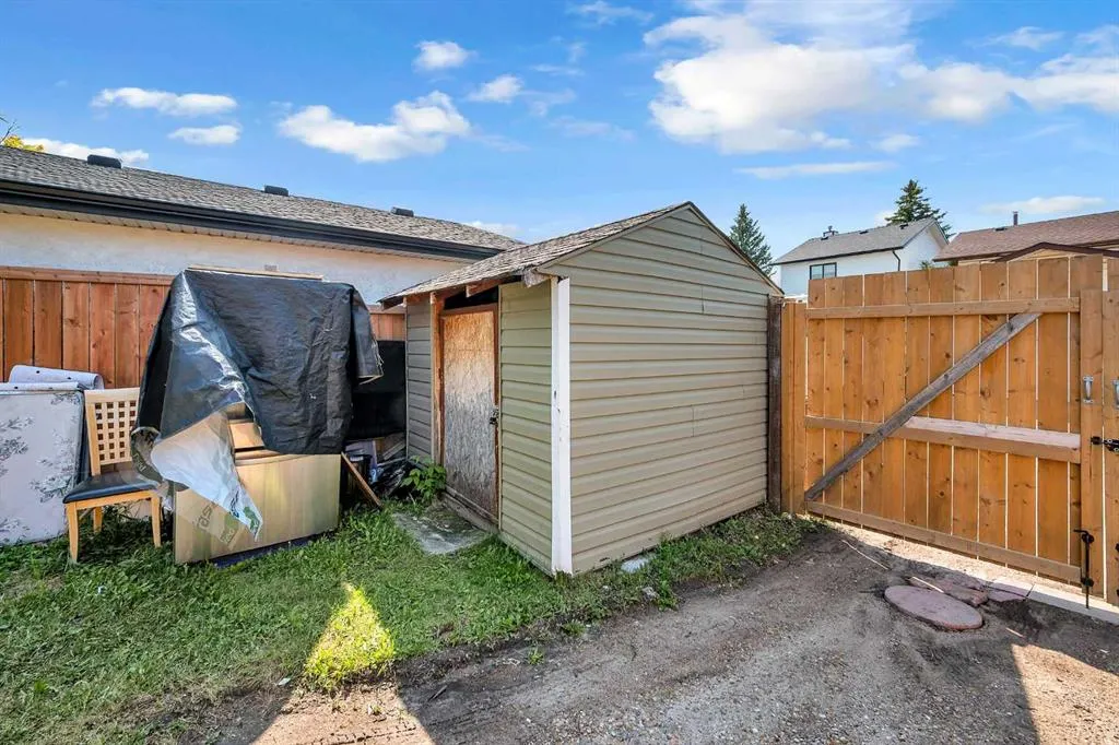 73 Taraglen Road NE