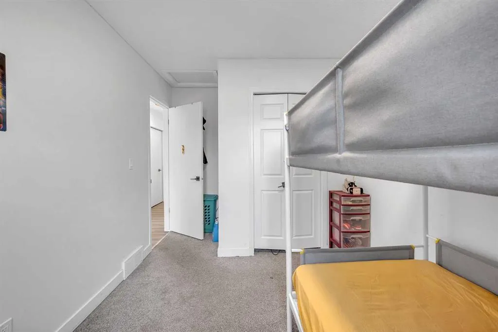 73 Taraglen Road NE