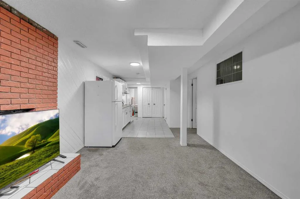 73 Taraglen Road NE