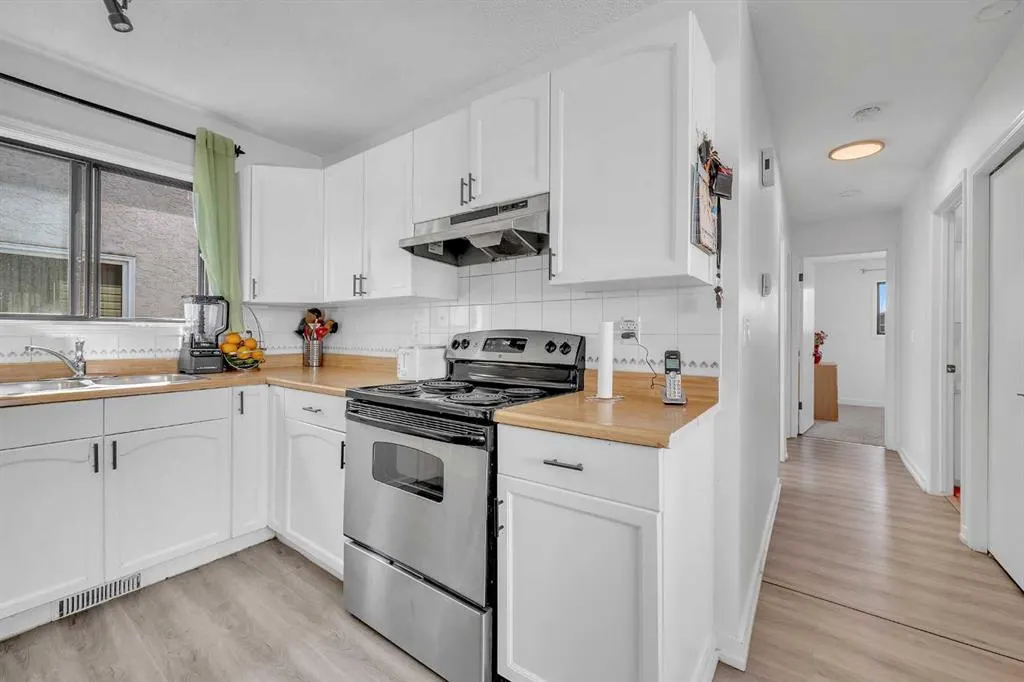 73 Taraglen Road NE