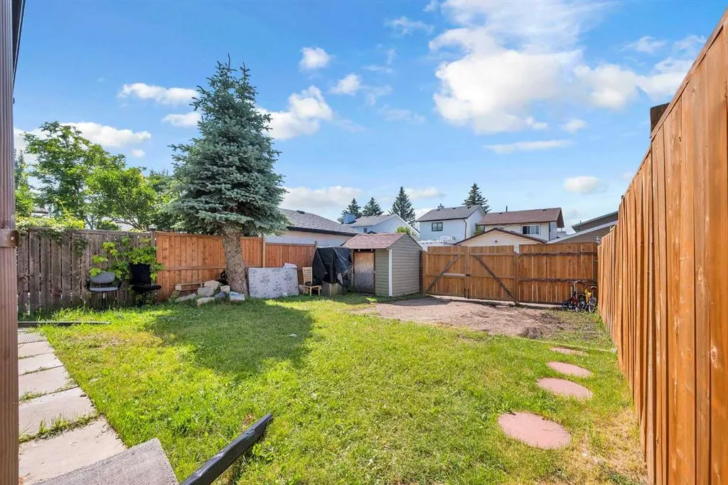 73 Taraglen Road NE