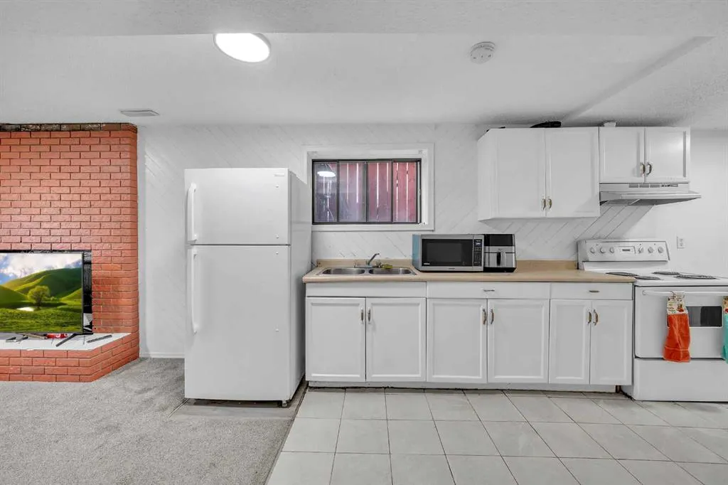 73 Taraglen Road NE