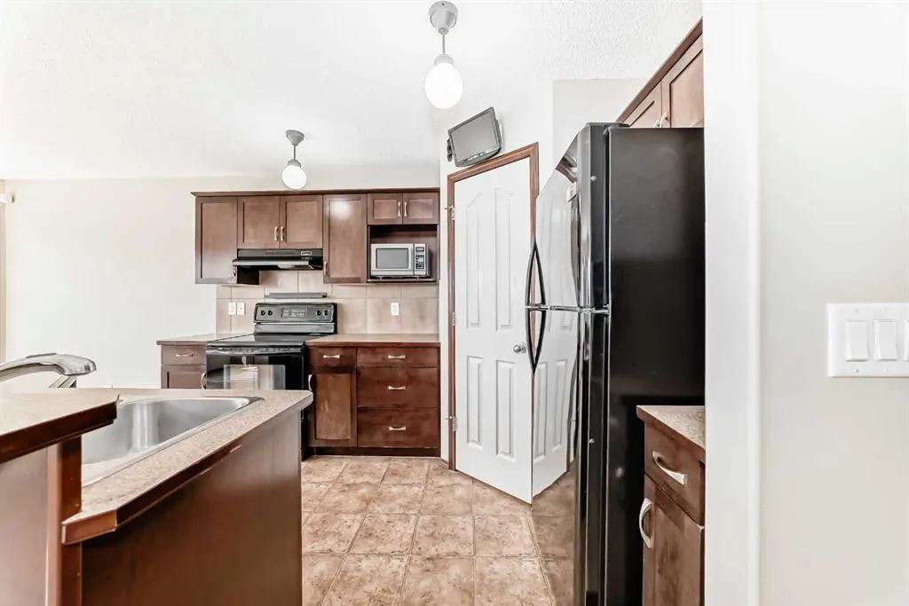 49 Sage Valley Manor NW