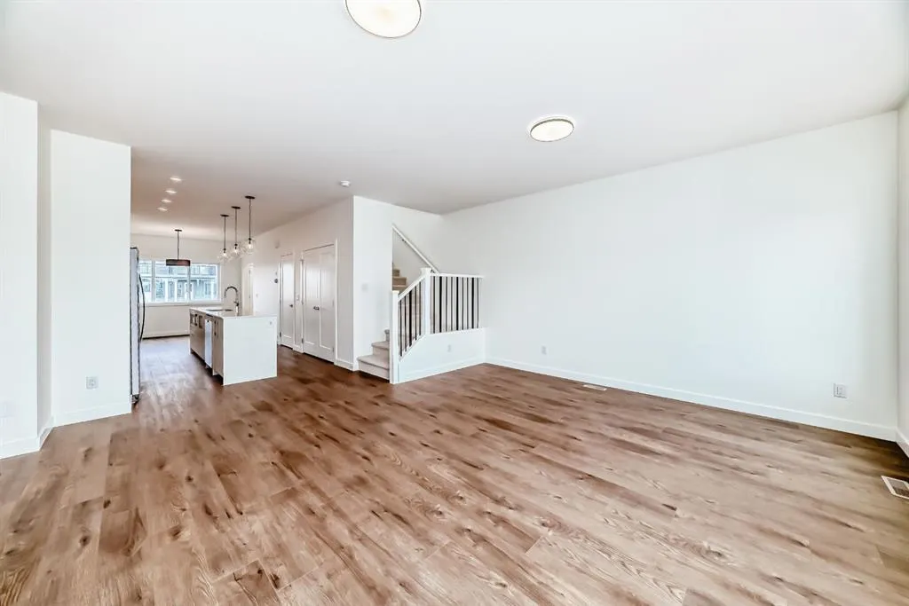 430 Carringvue Grove NW