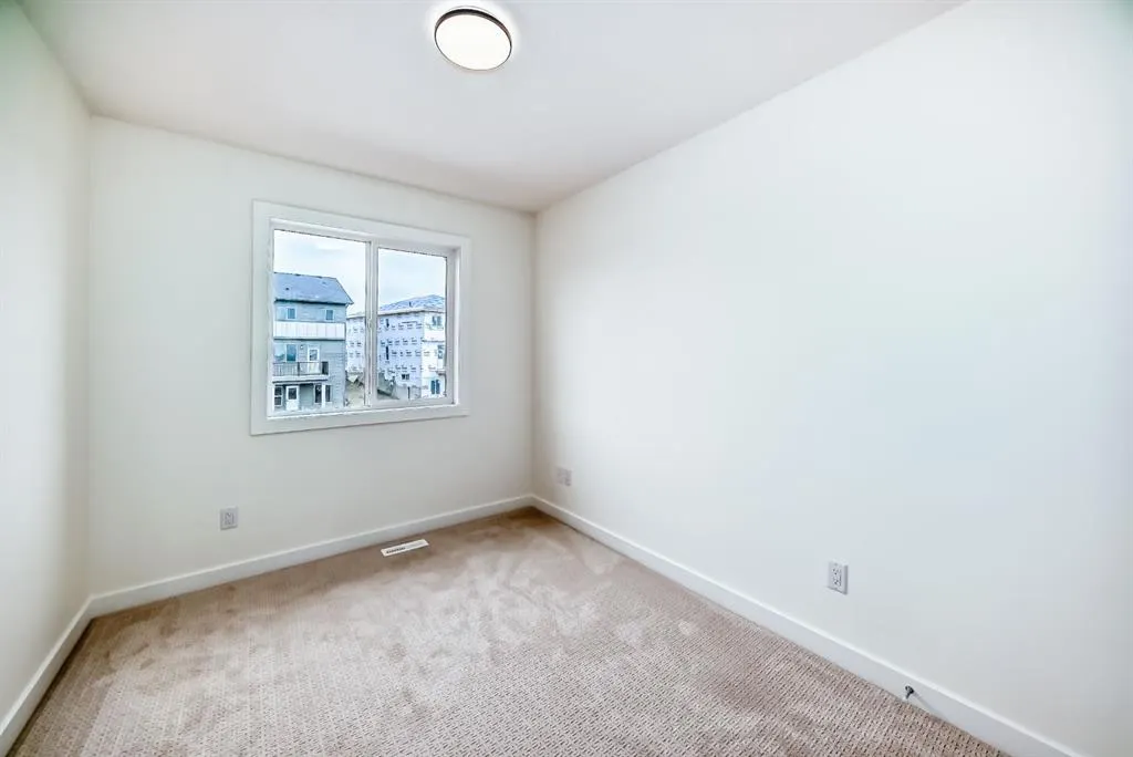 430 Carringvue Grove NW