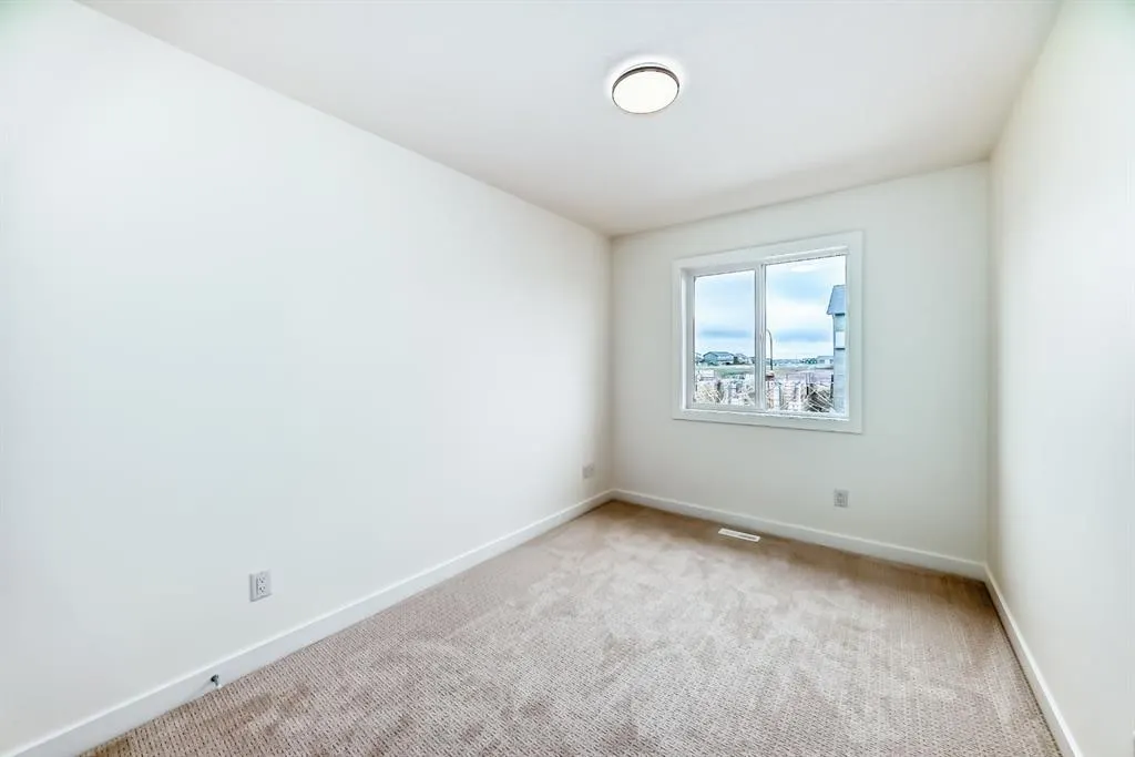 430 Carringvue Grove NW
