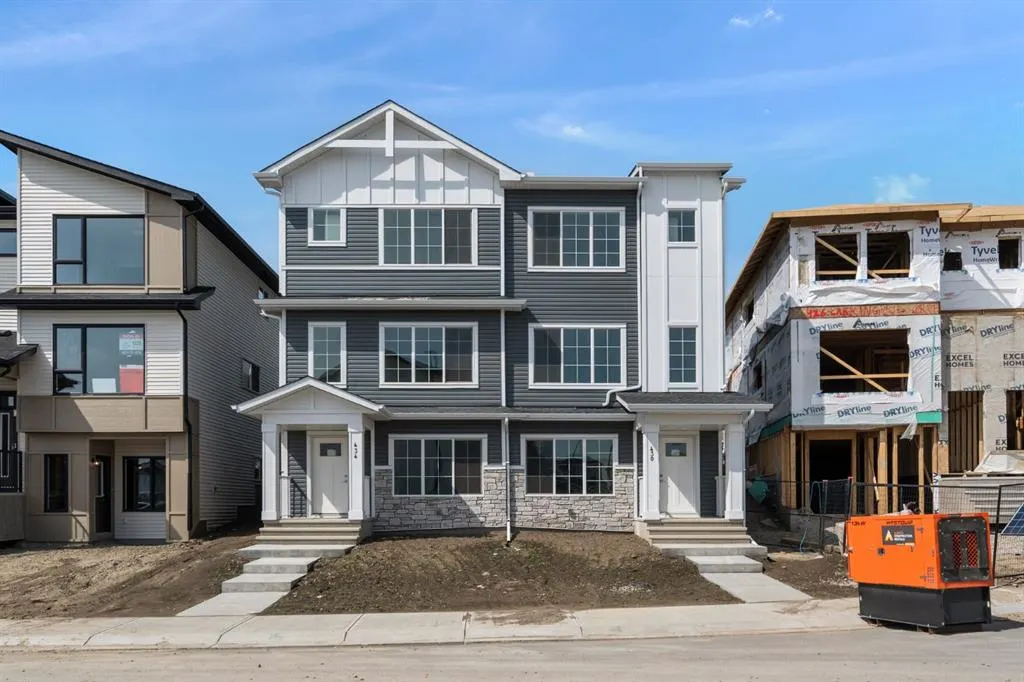 430 Carringvue Grove NW