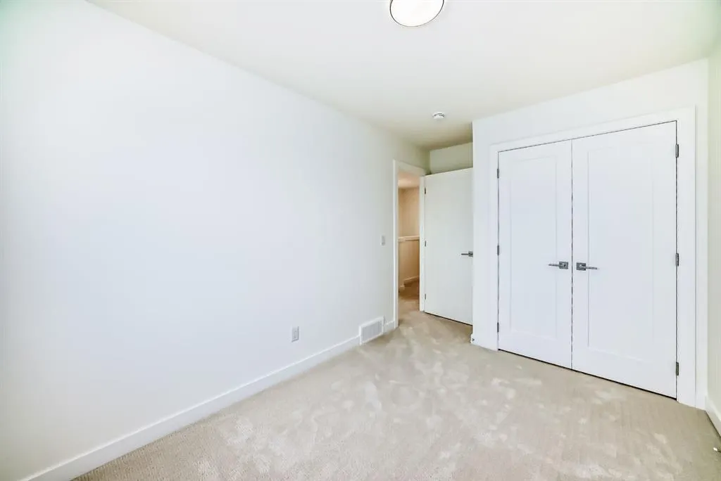 430 Carringvue Grove NW