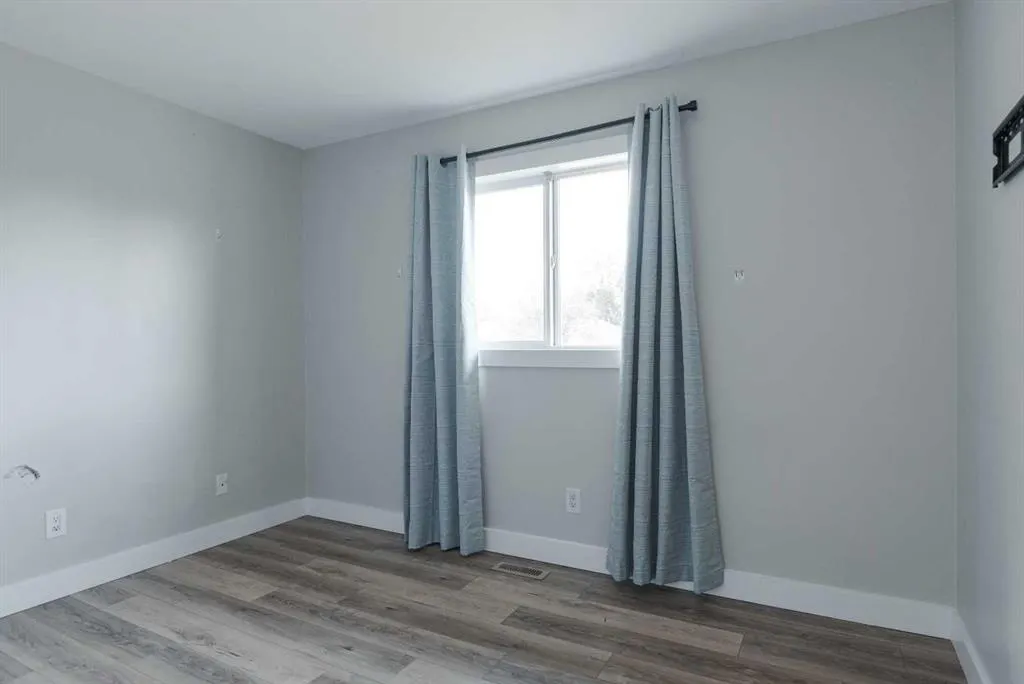 125 Clenell Crescent
