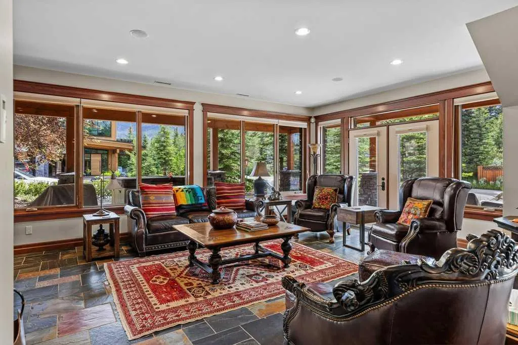 318 Willow Pointe