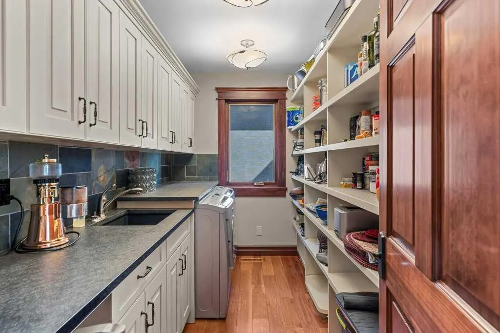318 Willow Pointe