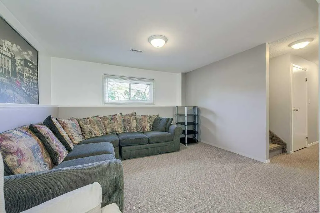 22 Mclevin Crescent