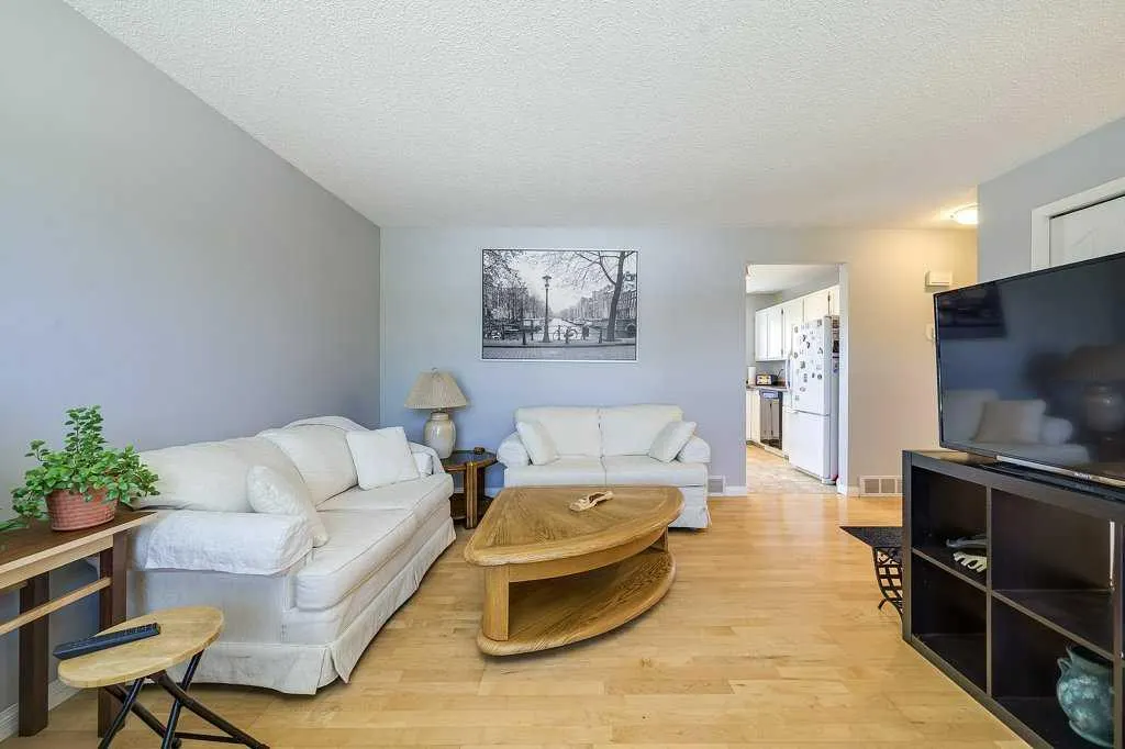 22 Mclevin Crescent