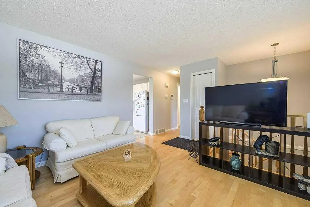 22 Mclevin Crescent