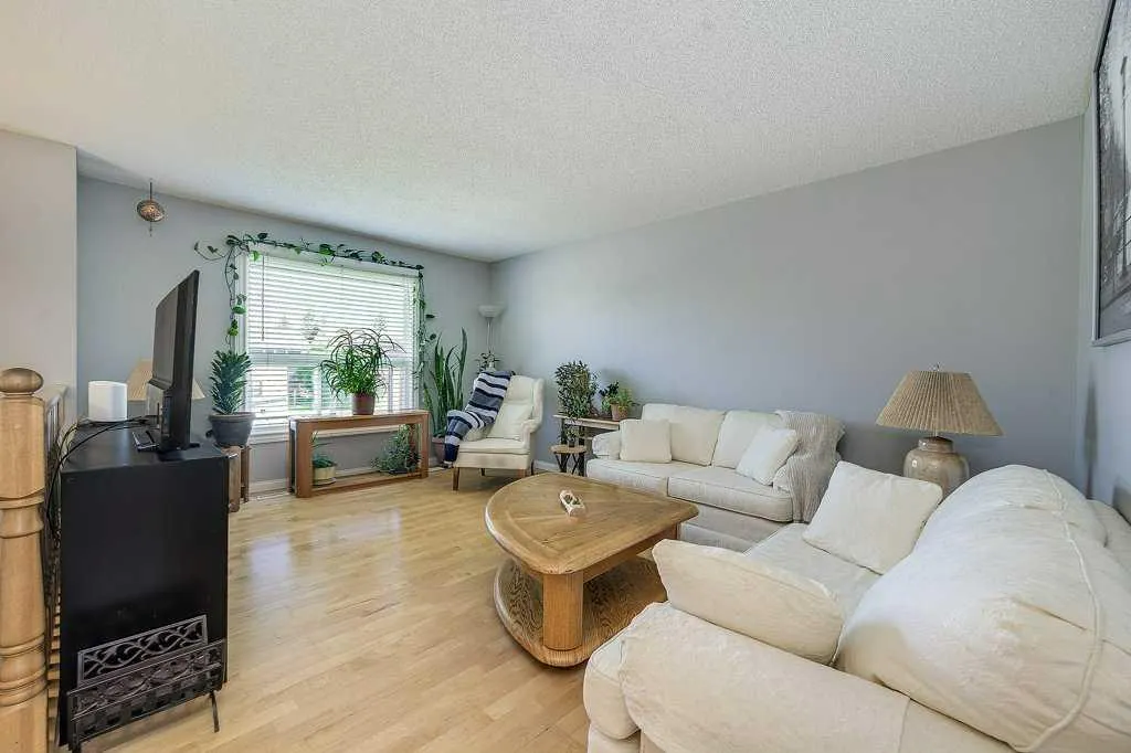 22 Mclevin Crescent