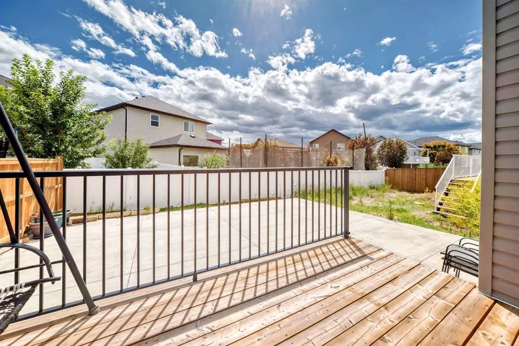 127 Saddlecrest Grove NE