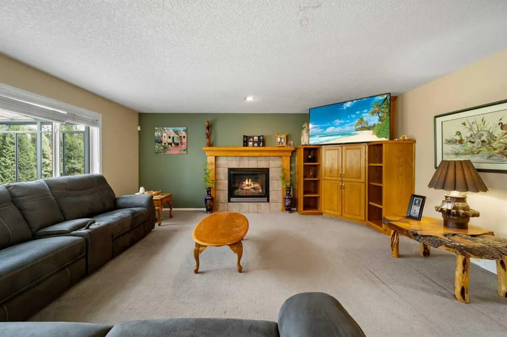 151 Cranwell Close SE