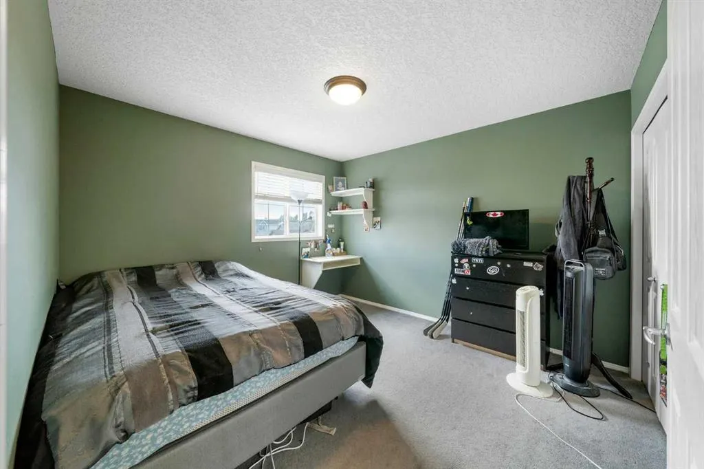 151 Cranwell Close SE
