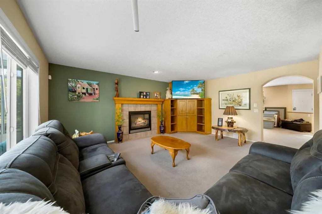 151 Cranwell Close SE
