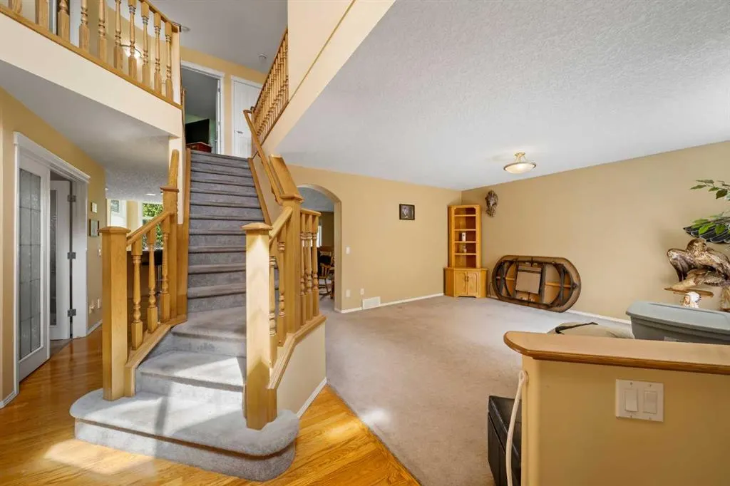151 Cranwell Close SE